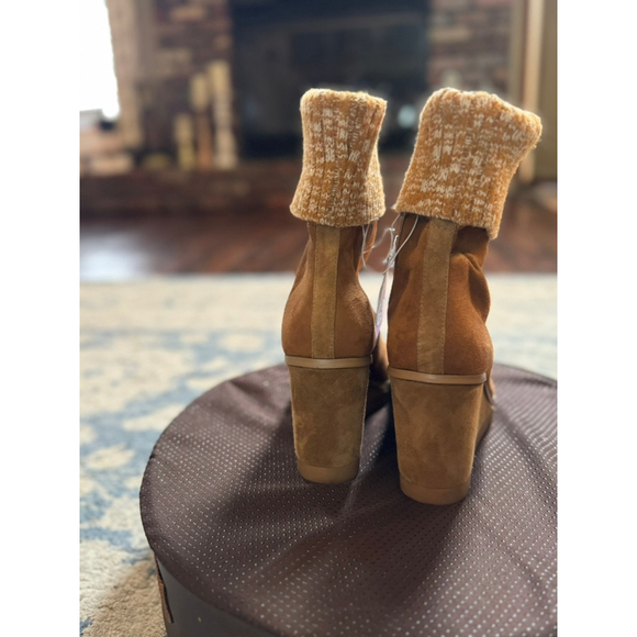 DONALD PLINERBrown Wedge Boots with Knit Cuff Size 7